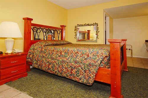 Ambassador Inn Fresno Room photo